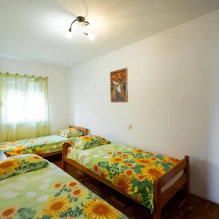 Apartament Ana 3 Vinkuran