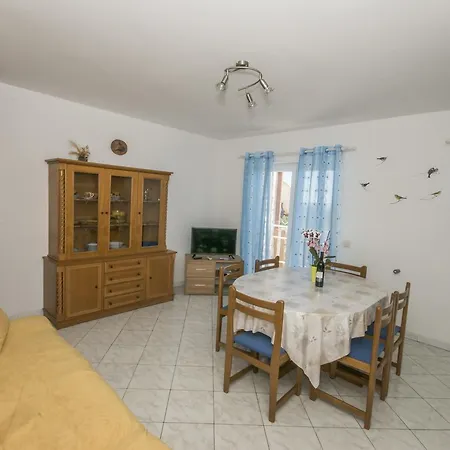 Ana 3 Apartment Vinkuran